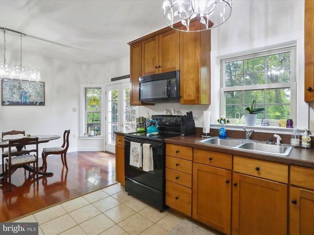 5708 STRASBURG RD, Strasburg, VA 22657
