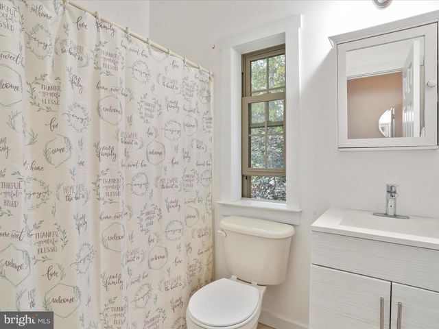 5708 STRASBURG RD, Strasburg, VA 22657