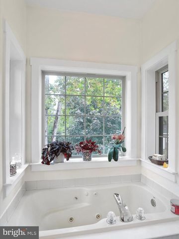 5708 STRASBURG RD, Strasburg, VA 22657