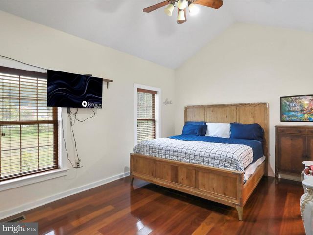 5708 STRASBURG RD, Strasburg, VA 22657