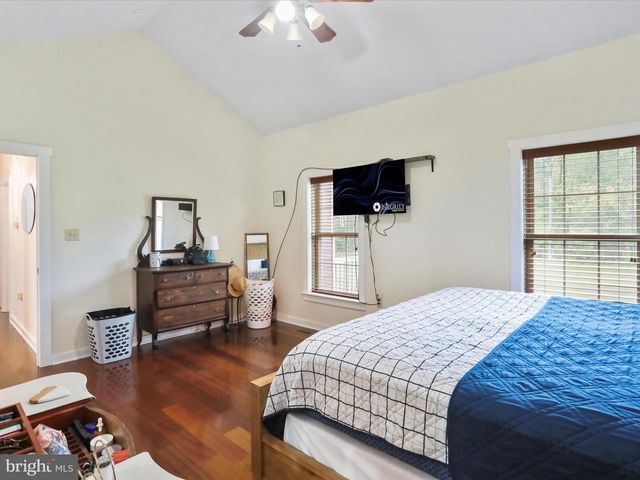 5708 STRASBURG RD, Strasburg, VA 22657