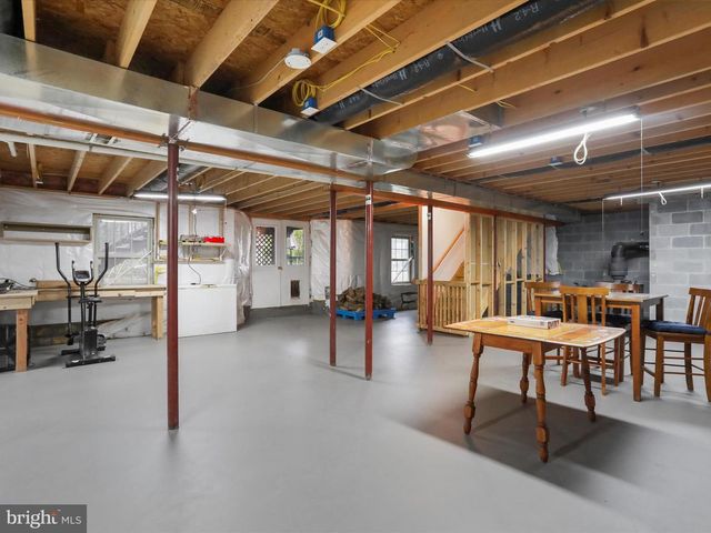5708 STRASBURG RD, Strasburg, VA 22657