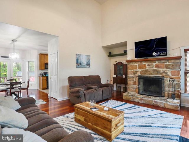5708 STRASBURG RD, Strasburg, VA 22657