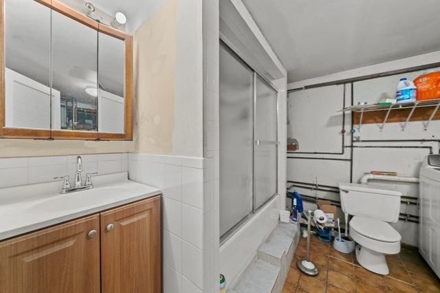 79 Johnson St, Lynn, MA 01902