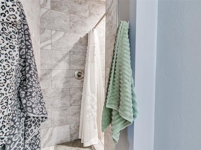 9009 NW 85th Street, Yukon, OK 73099