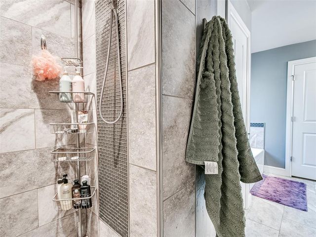 9009 NW 85th Street, Yukon, OK 73099