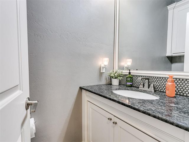 9009 NW 85th Street, Yukon, OK 73099