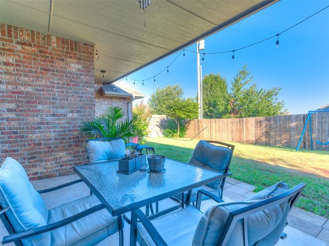 9009 NW 85th Street, Yukon, OK 73099