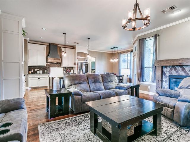 9009 NW 85th Street, Yukon, OK 73099