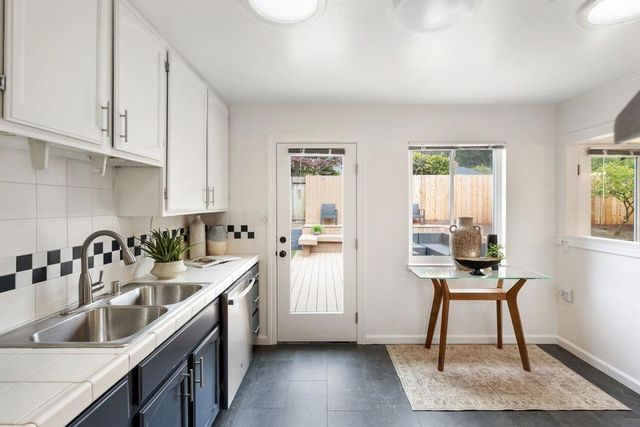 1336 Avila Court, Pacifica, CA 94044