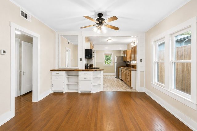953 Myrta St, Kerrville, TX 78028