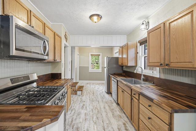 953 Myrta St, Kerrville, TX 78028