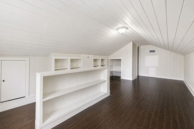 953 Myrta St, Kerrville, TX 78028