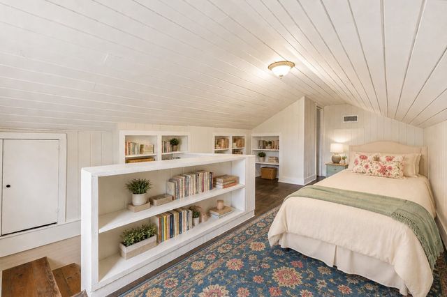 953 Myrta St, Kerrville, TX 78028