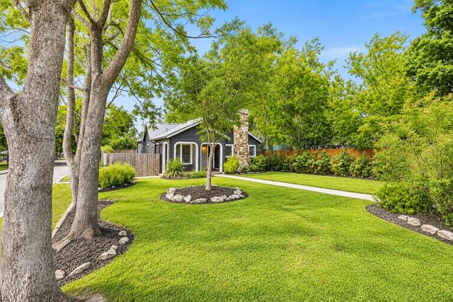 953 Myrta St, Kerrville, TX 78028