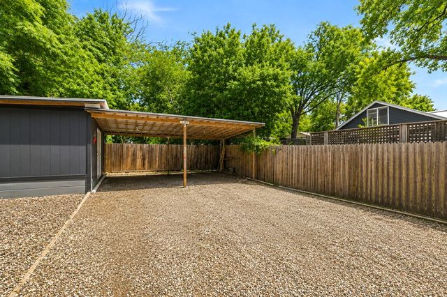 953 Myrta St, Kerrville, TX 78028
