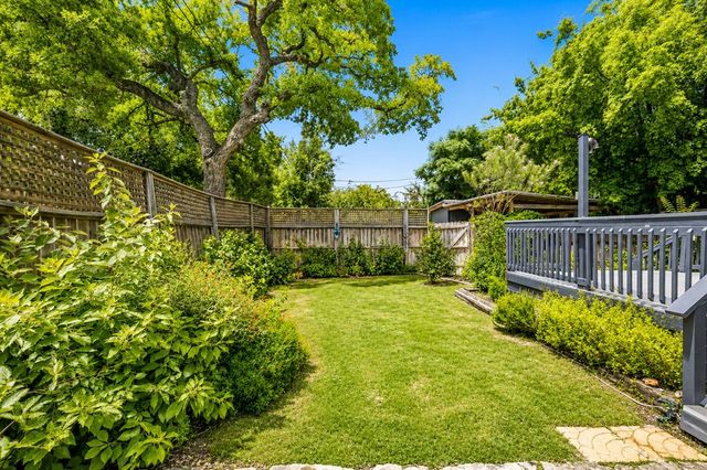 953 Myrta St, Kerrville, TX 78028