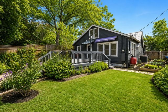 953 Myrta St, Kerrville, TX 78028