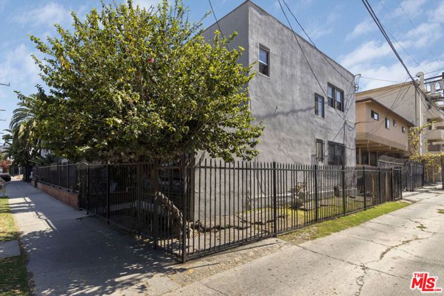 1014 N El Centro Avenue, Los Angeles, CA 90038