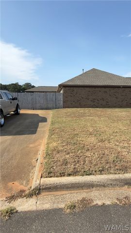 16391 Cherokee Bend, Moundville, AL 35474