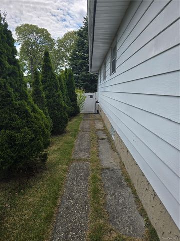90 Blue Point Road, Selden, NY 11784