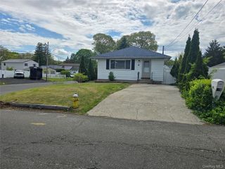90 Blue Point Road, Selden, NY 11784