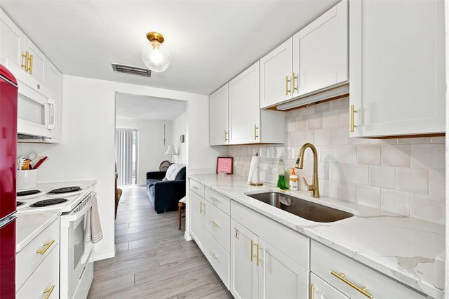 4215 E BAY DRIVE 1403, Clearwater, FL 33764