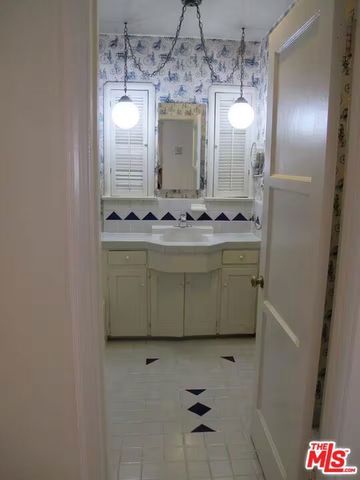 1172 Ruberta Avenue, Glendale, CA 91201