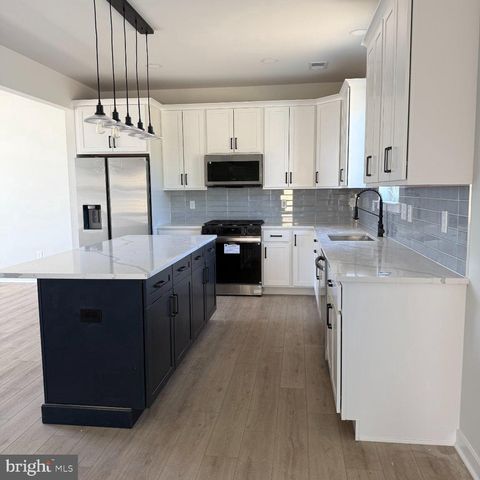 11 HEMPSTEAD RD, Hamilton, NJ 08610
