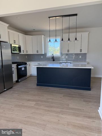 11 HEMPSTEAD RD, Hamilton, NJ 08610