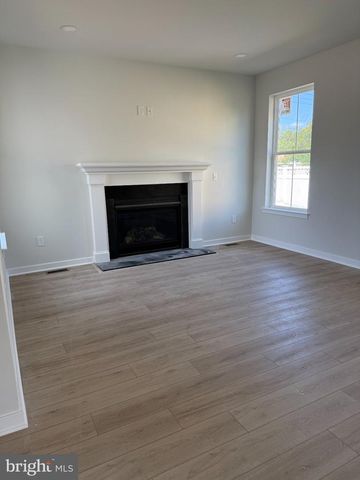11 HEMPSTEAD RD, Hamilton, NJ 08610