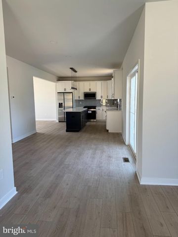 11 HEMPSTEAD RD, Hamilton, NJ 08610