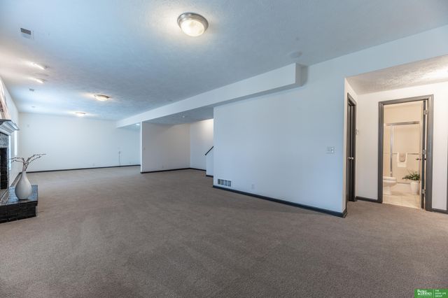 15818 Timberlane Drive, Omaha, NE 68136
