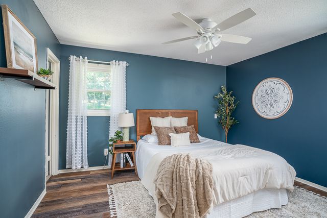 1970 Hollow View Drive, Bettendorf, IA 52722
