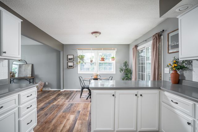 1970 Hollow View Drive, Bettendorf, IA 52722
