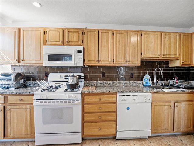 95 Florida St 3, Boston, MA 02124