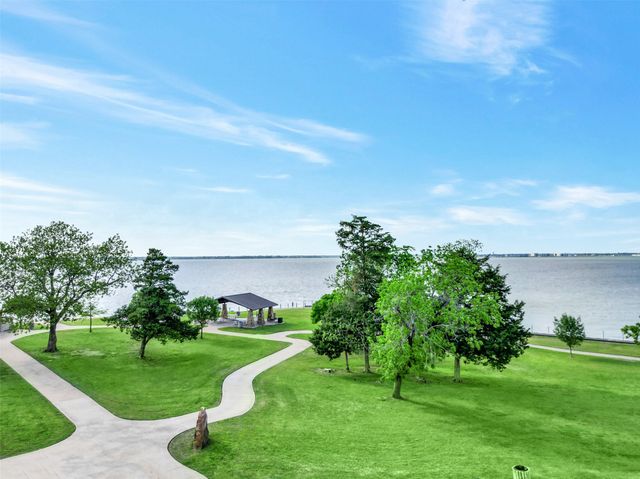 101 Ambrosia Lane, Heath, TX 75032