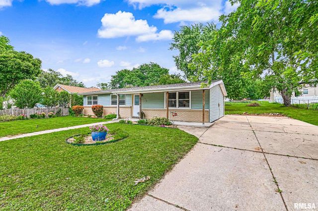 132 CENTER Street, North Pekin, IL 61554