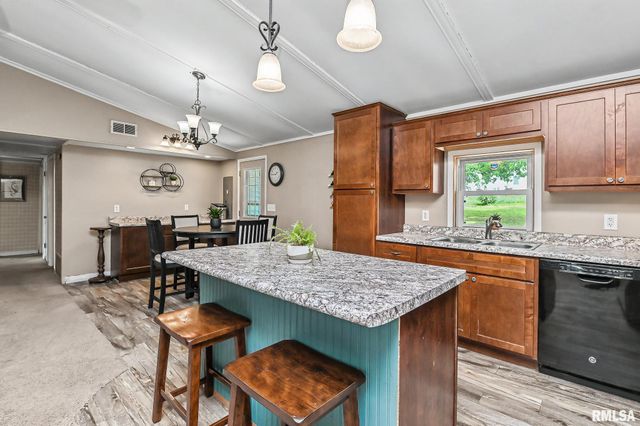 132 CENTER Street, North Pekin, IL 61554