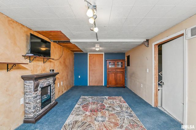 132 CENTER Street, North Pekin, IL 61554