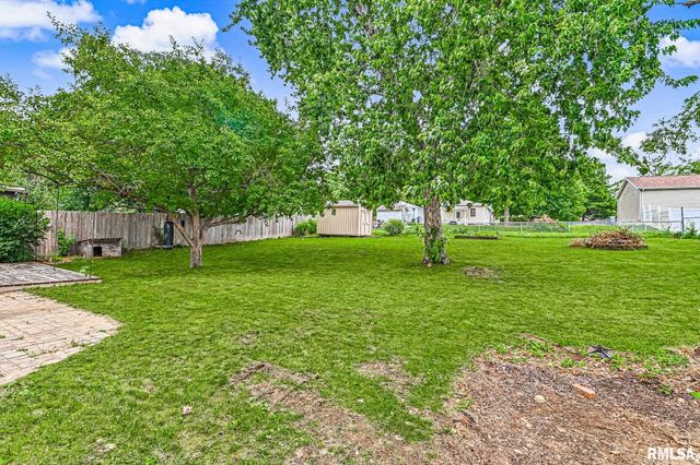 132 CENTER Street, North Pekin, IL 61554