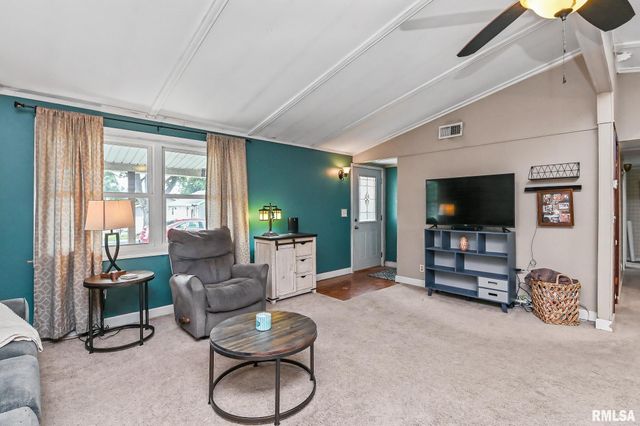132 CENTER Street, North Pekin, IL 61554