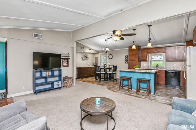 132 CENTER Street, North Pekin, IL 61554