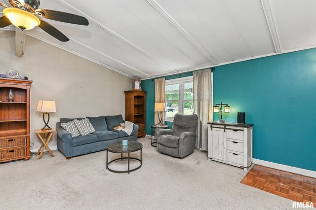 132 CENTER Street, North Pekin, IL 61554
