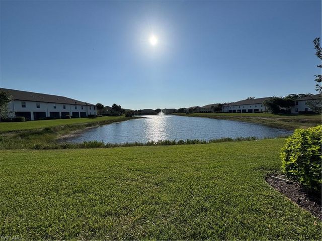 9093 Gervais CIR 1906, Naples, FL 34120
