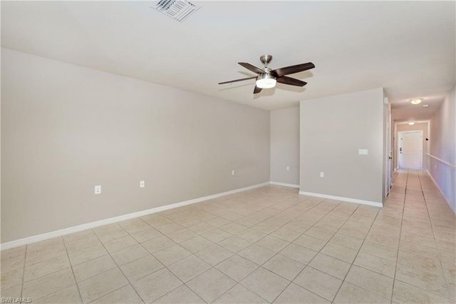 9093 Gervais CIR 1906, Naples, FL 34120