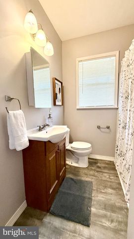 272 JEFFERSON ST, Carneys Point, NJ 08069