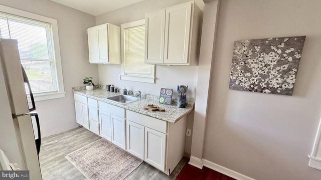 272 JEFFERSON ST, Carneys Point, NJ 08069