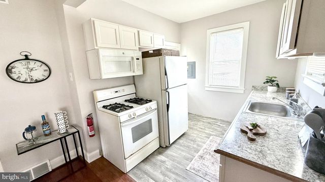 272 JEFFERSON ST, Carneys Point, NJ 08069