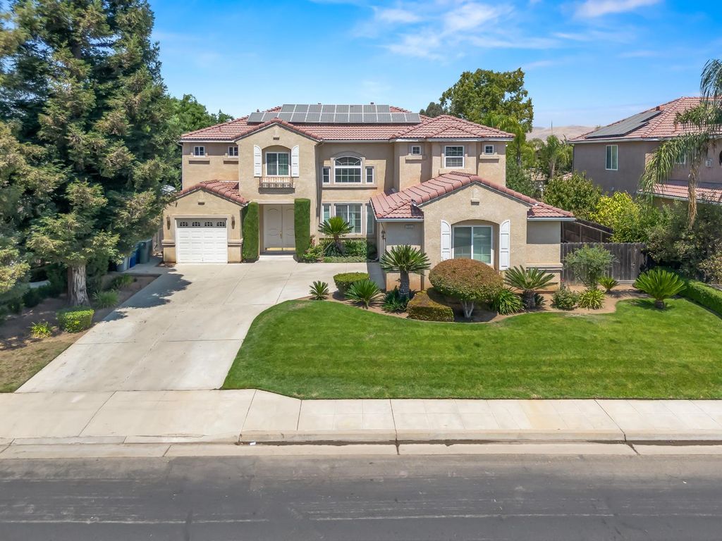 2241 Serena Avenue, Clovis, CA 93619